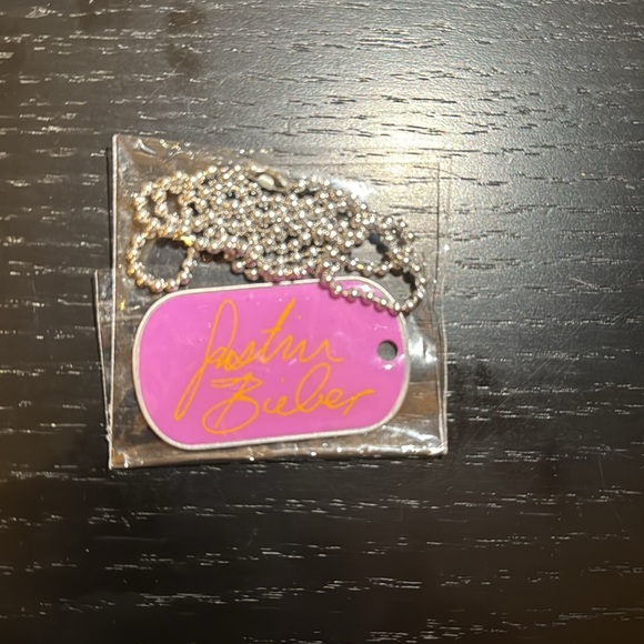 Justin Bieber Believe Necklace - Picture 2 of 2